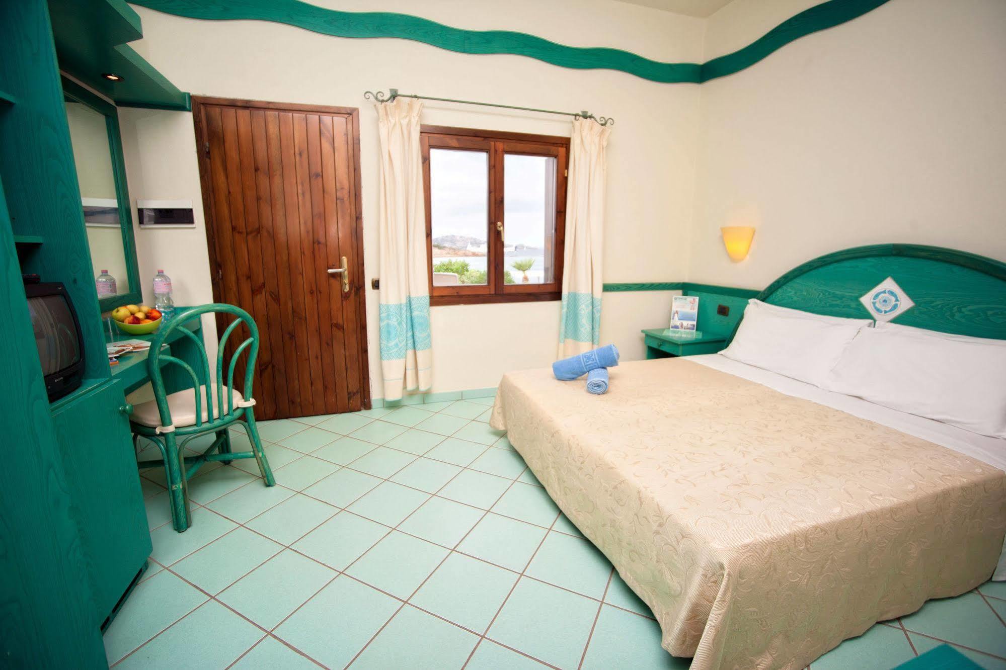 Hotel Club Viaggi Santo Stefano 马达莱纳 外观 照片